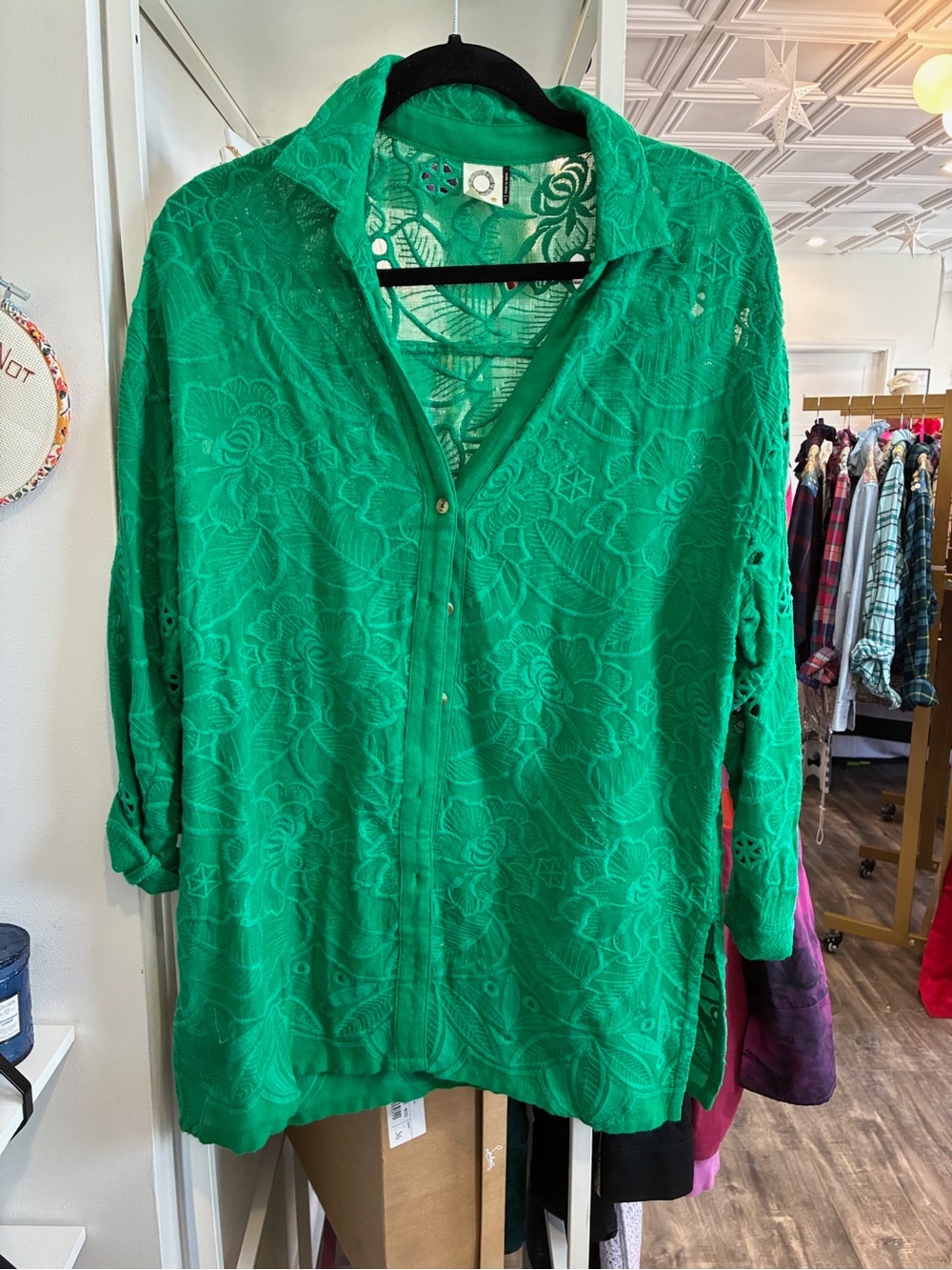 Akemi+Kin Bright Green Floral Lace Button-Up Blouse
